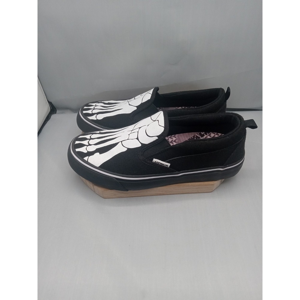 BOY'S AIRWALK-SIDEKICK CANVAS FABRIC SKELATON SLIP ON BLACK ATHLETIC Shoes Sz‎ 5
